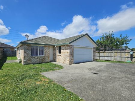 Solid Brick and Tile Home with 4 bedrooms - Photo 4