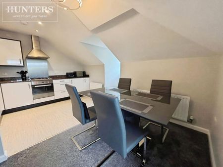 2 bedroom penthouse to rent - Photo 3