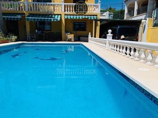 Chalet en alquiler en Arroyo Enmedio, Estepona - Photo 1