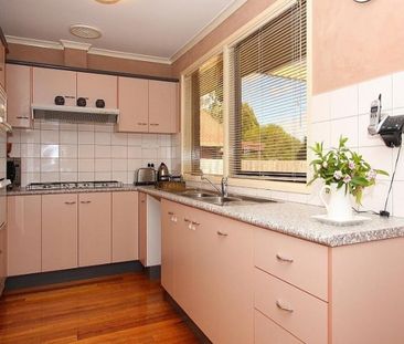 Charming Home and Location ***Apply for this property now!*** - Photo 4