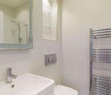 Adelaide Grove, London, W12 - Photo 4