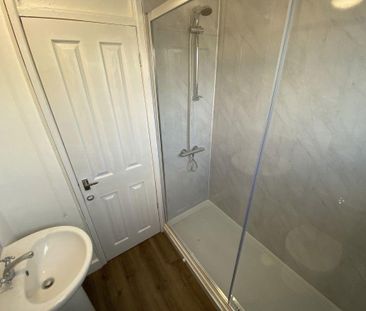 1 bedroom in a house share to rent - Photo 6