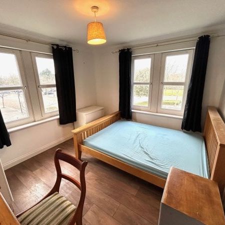 152 North Row, MK9 - Photo 1