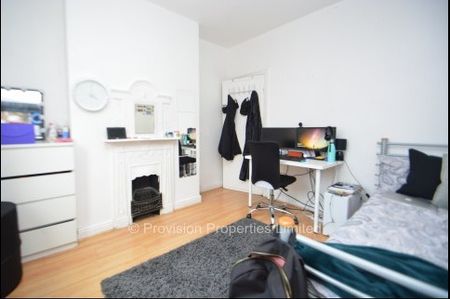 4 Bedroom Student Houses Hyde Park Leeds - Photo 2