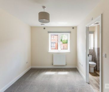 Meadow House Drive, COVENTRY - Photo 2