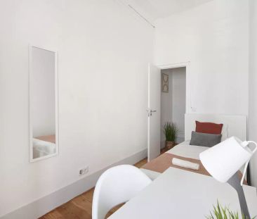 Rooms for rent in 8-bedroom apartment in Avenidas Novas, Lisboa - Foto 3