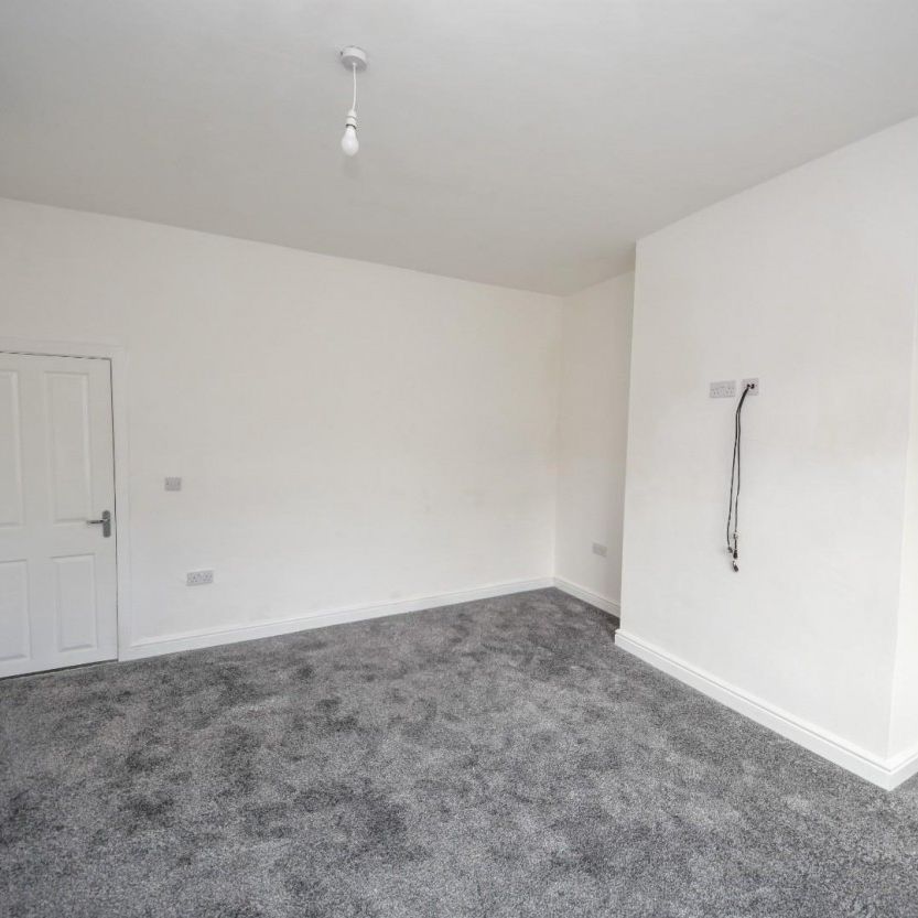 3 bed House - End Terrace for Rent - Photo 1
