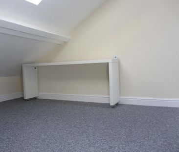 4 bedroom terraced house to rent - Photo 5