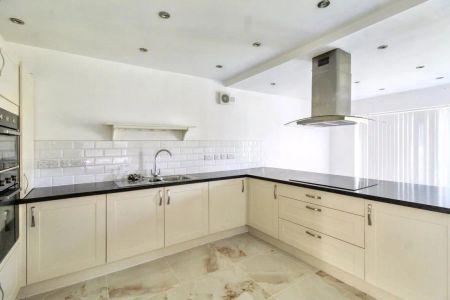 Aspley Park Drive, Aspley, Nottingham, NG8 3EA - Photo 4