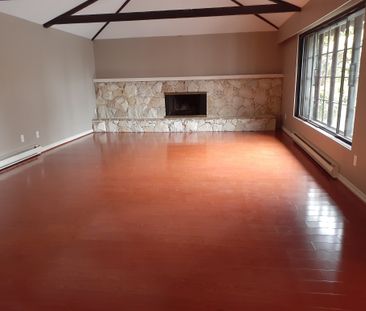 987 Cross Creek Road, West Vancouver, Bc - Photo 1