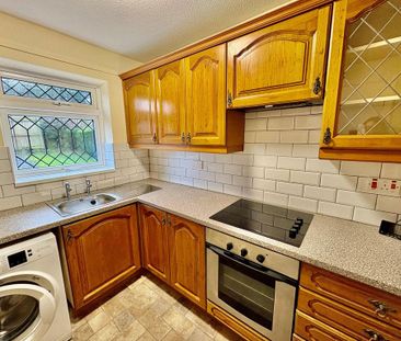 2 bedroom semi-detached bungalow to rent - Photo 6