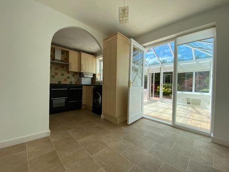 Haydock Close, Stratford-upon-Avon - Photo 3