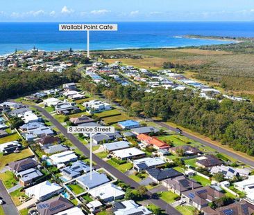 A LIFESTYLE OF COMFORT AND COASTAL CHARM - Photo 6