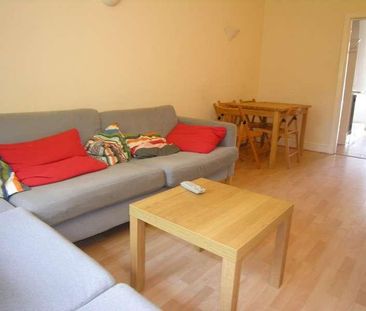 Bedroom Detached House In Bournemouth, BH9 - Photo 6