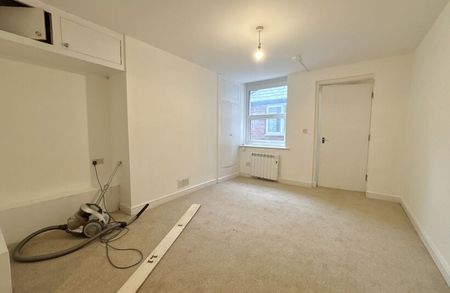 Flat 1a, 2 Grosvenor Road, Scarborough - Photo 2
