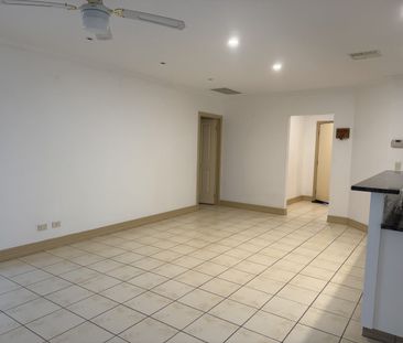 Neat 3 Bedroom 2 Bathroom Home With Solar Panels - Photo 2