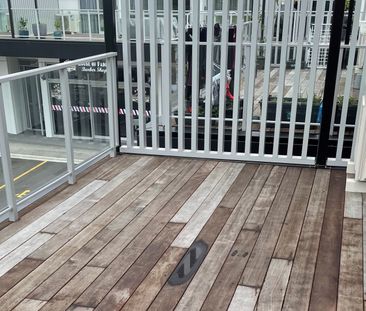 Modern, well kept two bedroom apartment - Photo 6