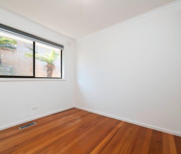 Renovated 3 Bedroom Family Home - Photo 6