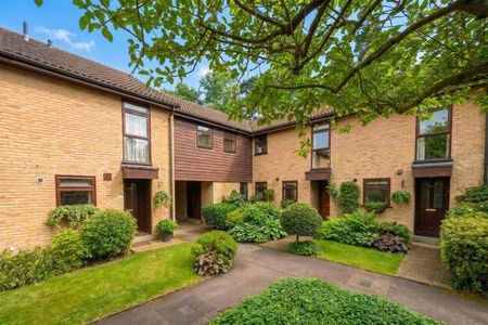 Knaphill, Woking, Surrey, GU21 - Photo 5