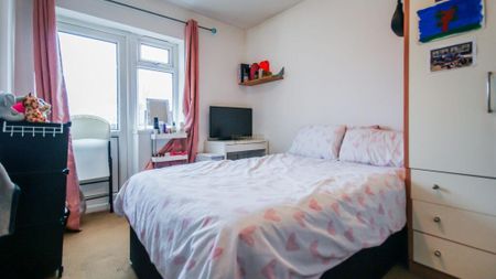 6 bedroom semi-detached house to rent - Photo 4