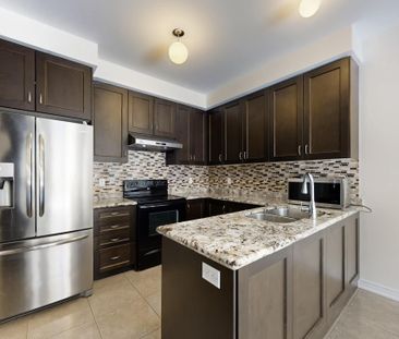 For Lease - 10 Lloyd Crescent, Brampton, Ontario - Photo 6