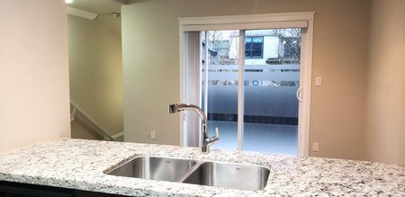 $3,150 / 2br – 1051ft2 – Heritage Townhome INCLUDES 2 PARKING STALLS w/ 2 Beds 3 Baths (R0020) - Photo 2