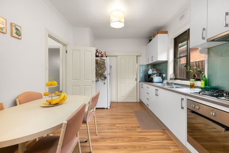 Modern Comfort Meets Effortless Living – 1/8 Lake Avenue, Pascoe Vale - Photo 2