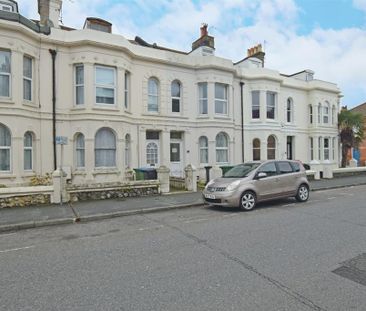 3 bedroom flat to rent - Photo 6