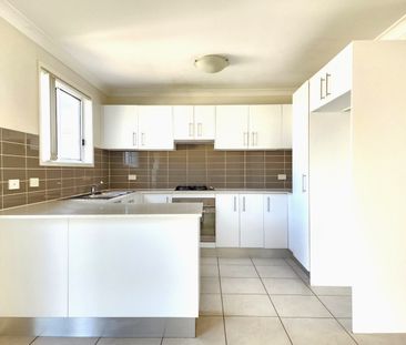 Modern Family Home - Photo 5