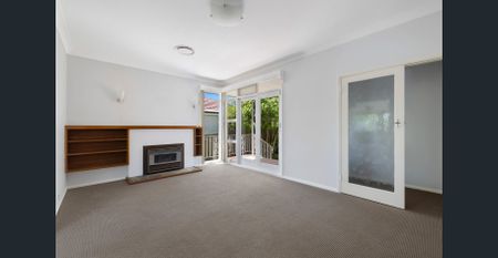 Modern Family Home In Ideal Location - Photo 2