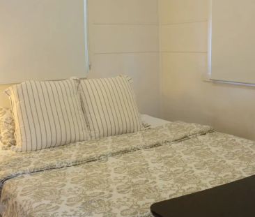 Prime Location - Air Con - Low Maintenance - Photo 6