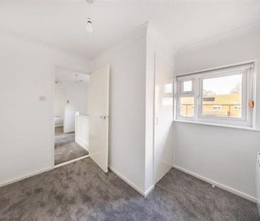 East Crescent - Photo 3