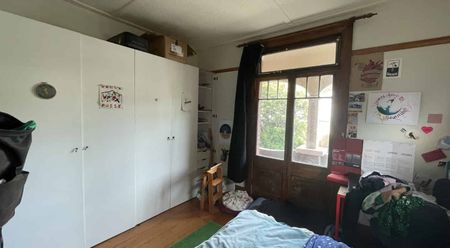 Character Home in Island Bay - Photo 3