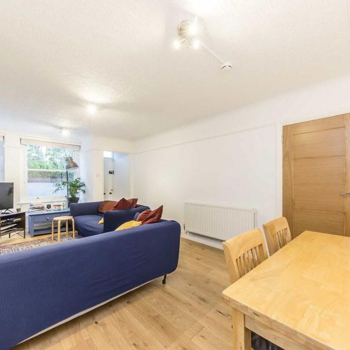 3 bedroom flat to rent - Photo 1