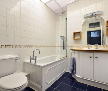 2 bedroom flat to rent - Photo 6