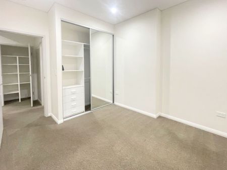 Nearly Brand New Luxury Apartment in Hurstville&excl;&excl; - Photo 2