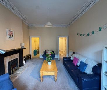 3 bedroom flat to rent - Photo 3
