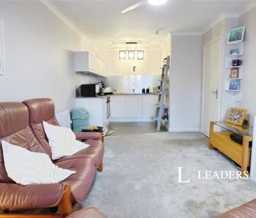 1 bedroom flat to rent - Photo 2