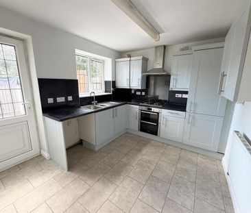 2 bedroom maisonette to rent - Photo 5
