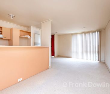 31 Village Avenue Taylors Lakes - Photo 2