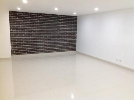 Stylish Inner-West Townhouse in Heart of Canterbury - Photo 4