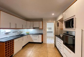 Zona Tenis, apto amueblado con terraza, 4 dormitorios, 3 baños, ascensor, parking. Palma.