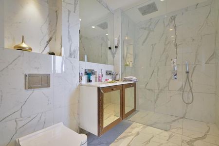 Luxury Family Home - Photo 3