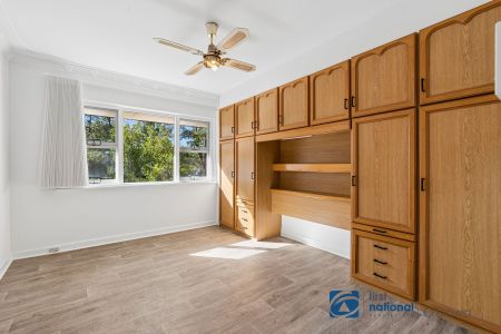 Charming Hills Home - Photo 2