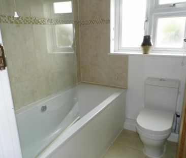 3 bedroom terraced house to rent - Photo 6