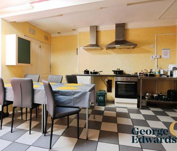 1 bedroom in a house share to rent - Photo 4