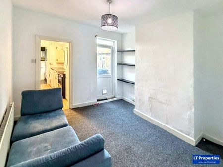 2 bedroom terraced house to rent - Photo 5