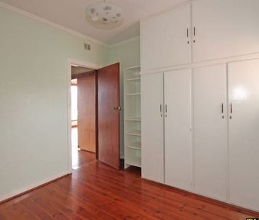 2/7 West Beach Road - Photo 2