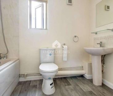 Friday Wood Green, Colchester, Essex, CO2 - Photo 4