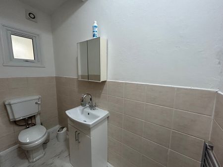 St Albans Road, Watford - Photo 5